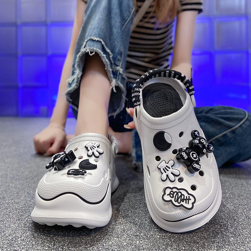 Hole Shoes Women's Summer Wear New Cute Sandals Platform Non-slip Beach Nurse Slippers