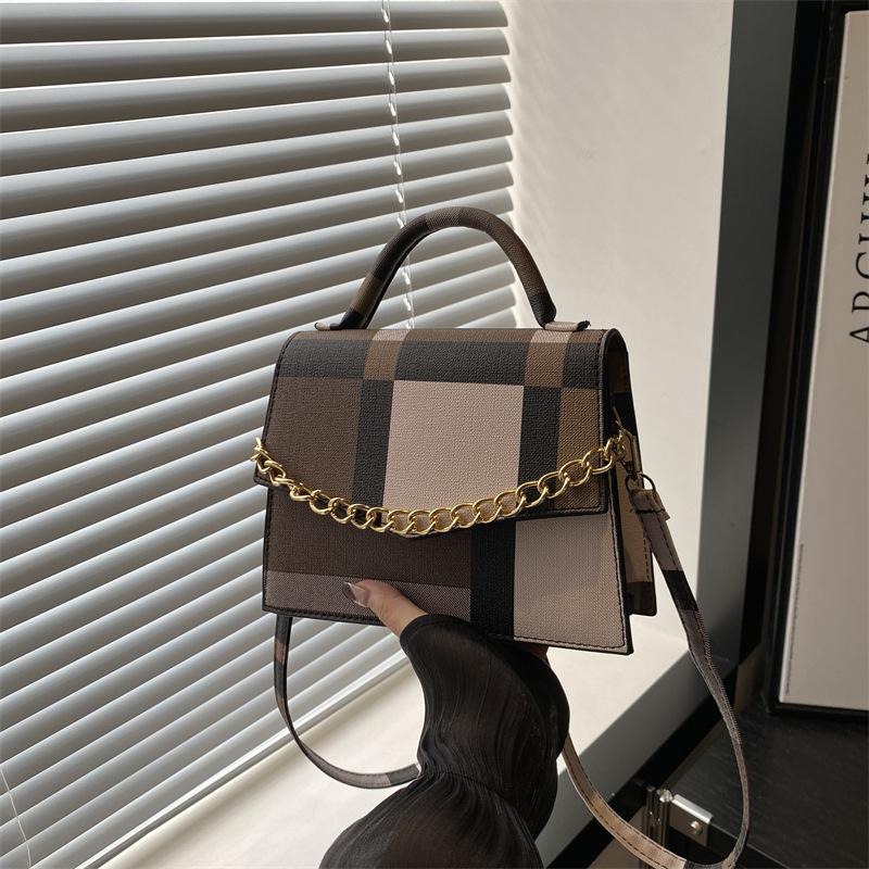 Маленькая квадратная сумка для женщин, осенняя, простая, новая, универсальная, нишевая, дизайнерская, ручная сумка через плечо