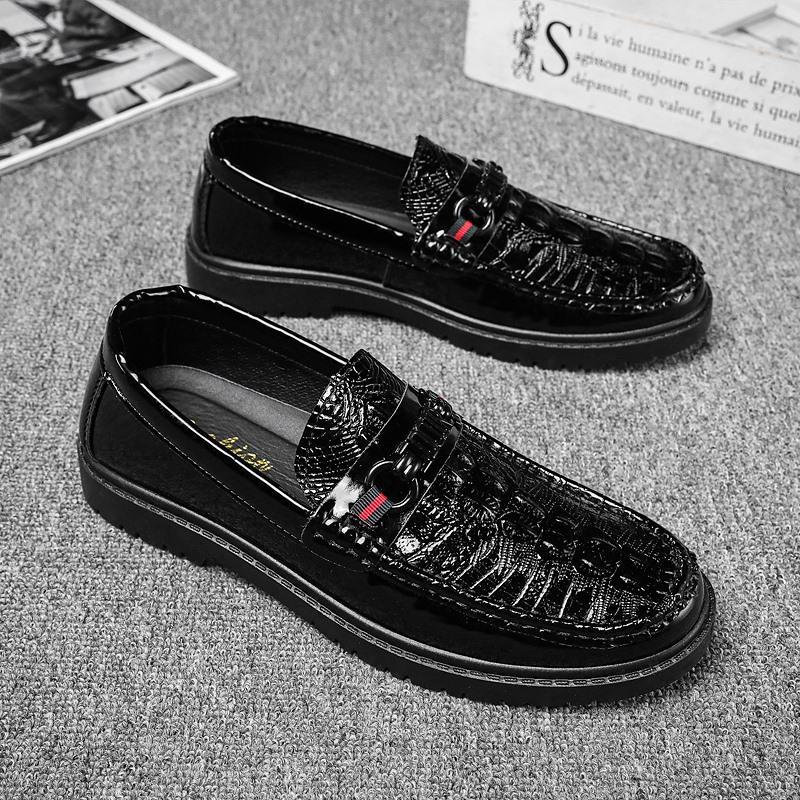 Летняя дышащая деловая повседневная обувь мягкая подошва кожаная поверхность ленивые одинарные туфли универсальные нескользящие мужские туфли 2025 мужские мокасины