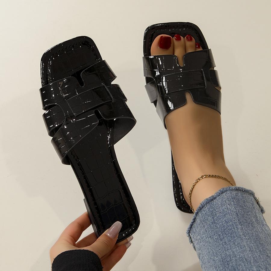 Slippers Women's Summer 2025 New Fashion Outer Wear Versatile Flat Bottom Casual Cool Slippers Women's Versatile One-word Drag Large Size