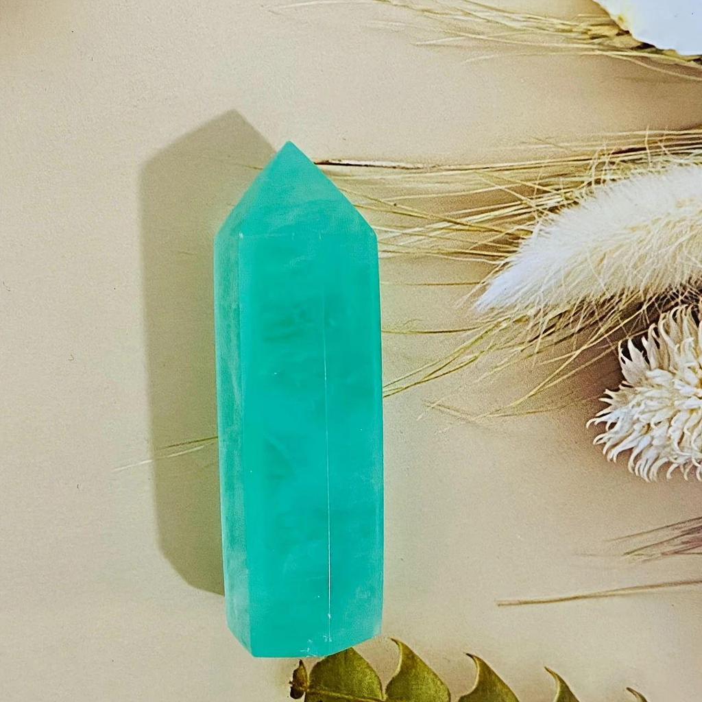 Башня из кристаллов флюорита и кварца - Полированный каменный столбик, украшение