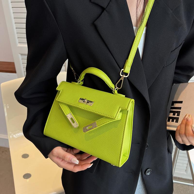 Женская универсальная сумка-мессенджер на плечо для поездок на работу