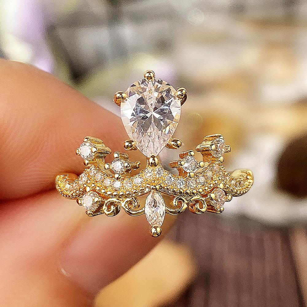 Huitan Модные Роскошные Кольца Золотого Цвета для Женщин, Инкрустированные Белым Кубическим Цирконием, Темпераментное Обручальное Кольцо для Предложения 2022 Цирконий