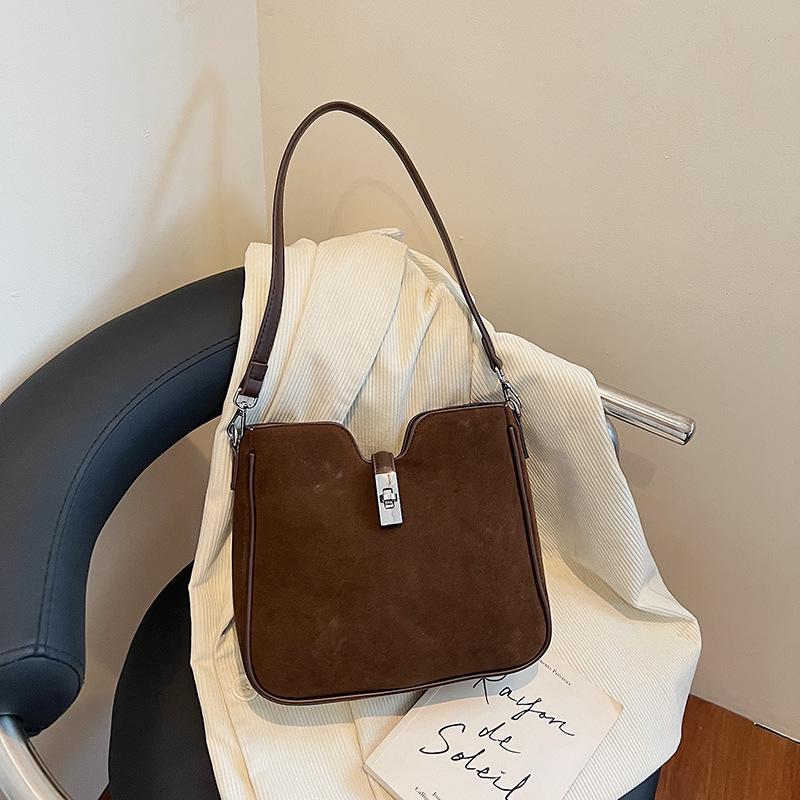 Винтажная матовая минималистичная сумка кроссбоди на плечо большой вместимости 2025