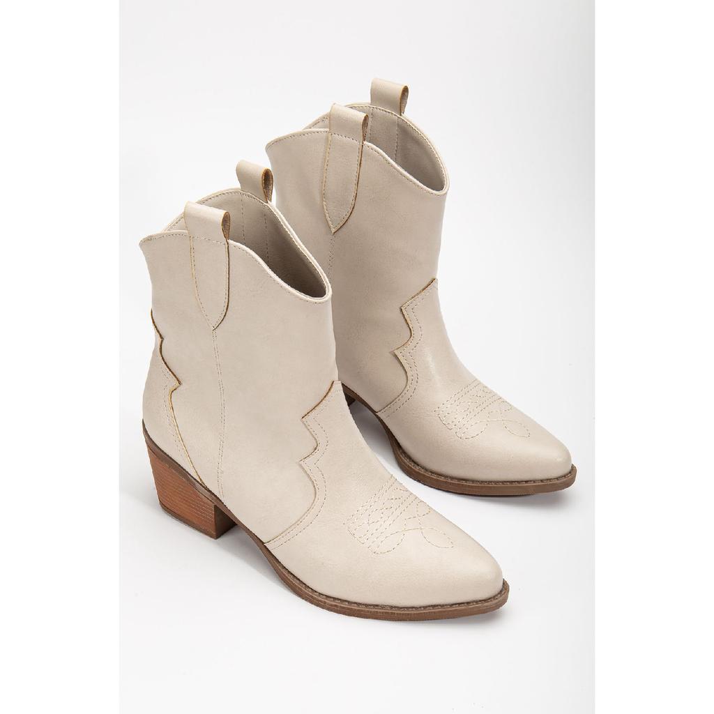 Кремовые бежевые матовые замшевые ковбойские сапоги из норки с камнем в стиле вестерн