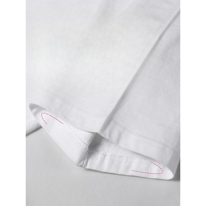 Белая футболка с графикой "Большой палец вверх" и маленькими красными флажками, с европейским размером и русским текстом. Повседневная футболка с круглым вырезом из полиэстера для мужчин с татуировками - Идеальный подарок