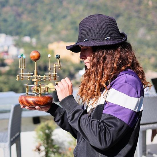 25.4 Cm Brass Orrery a Luxury Art Piece for Book Shelves, Functional Model of Solar System