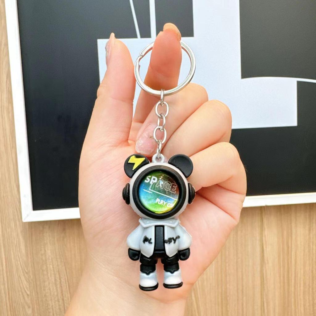 Брелок с изображением медведя-космонавта: Милый автомобильный аксессуар и подвеска для школьного ранца