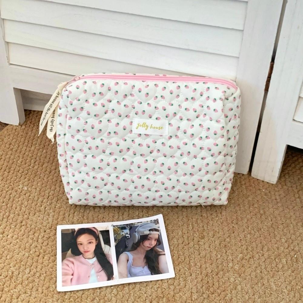 Strawberry Pattern Makeup Organizer Portable Travel Makeup Pouch Cosmetics Storage
