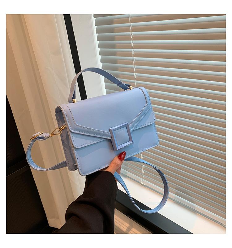 Женская простая сумка 2024 года, летняя новая универсальная сумка-мессенджер, темпераментная однотонная маленькая квадратная сумка для женщин