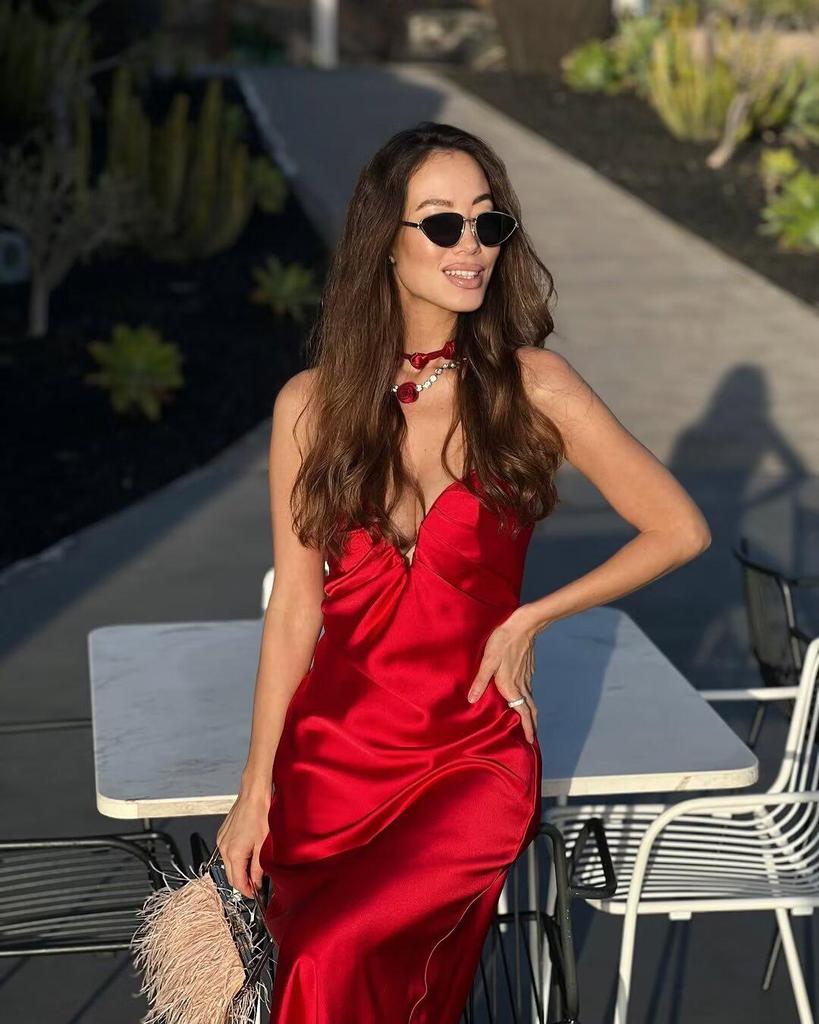 2025 Spring Women's European & American Style Silk Satin Red Heart Neckline Midi Dress
