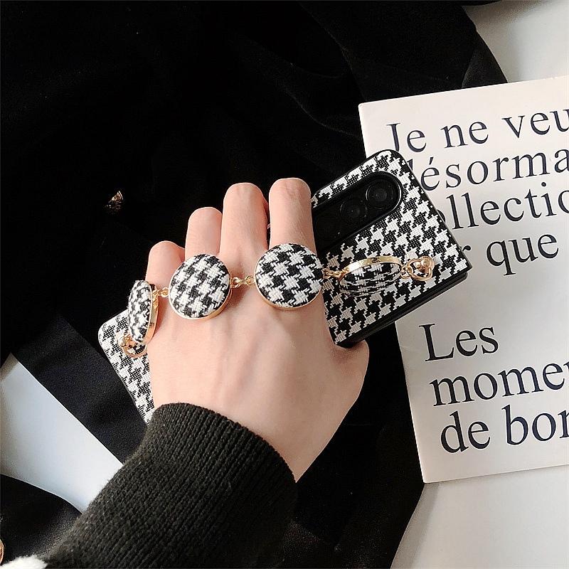 Woman Lattice Pattern Cloth Bracelet Phone Cover For Samsung Galaxy Z Fold 3 5g Zfold 4 Houndstooth Printed Pu Leather Hard Case