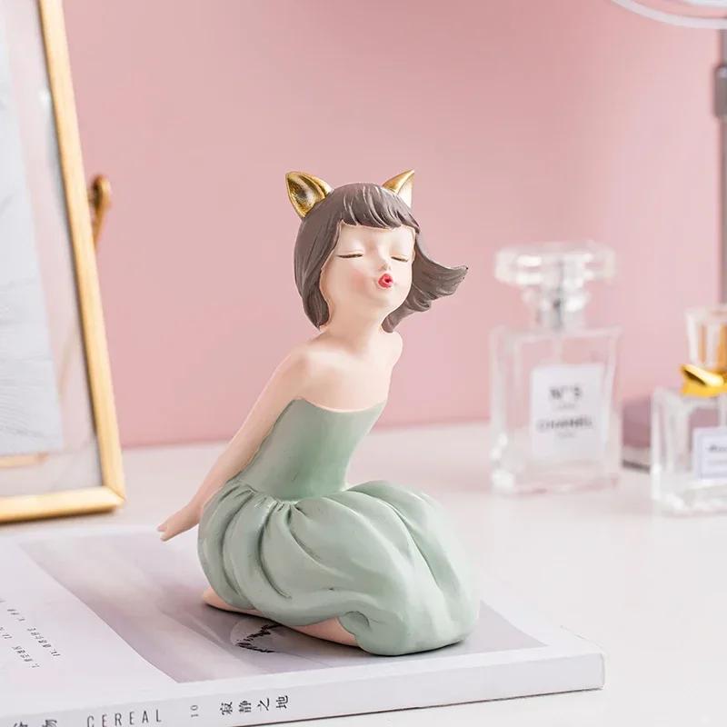 Creative Girls Resin Figurines Home Furnishing Decoration Crafts Modern Office Desk Statuette & Miniature Ornaments Decor Gifts