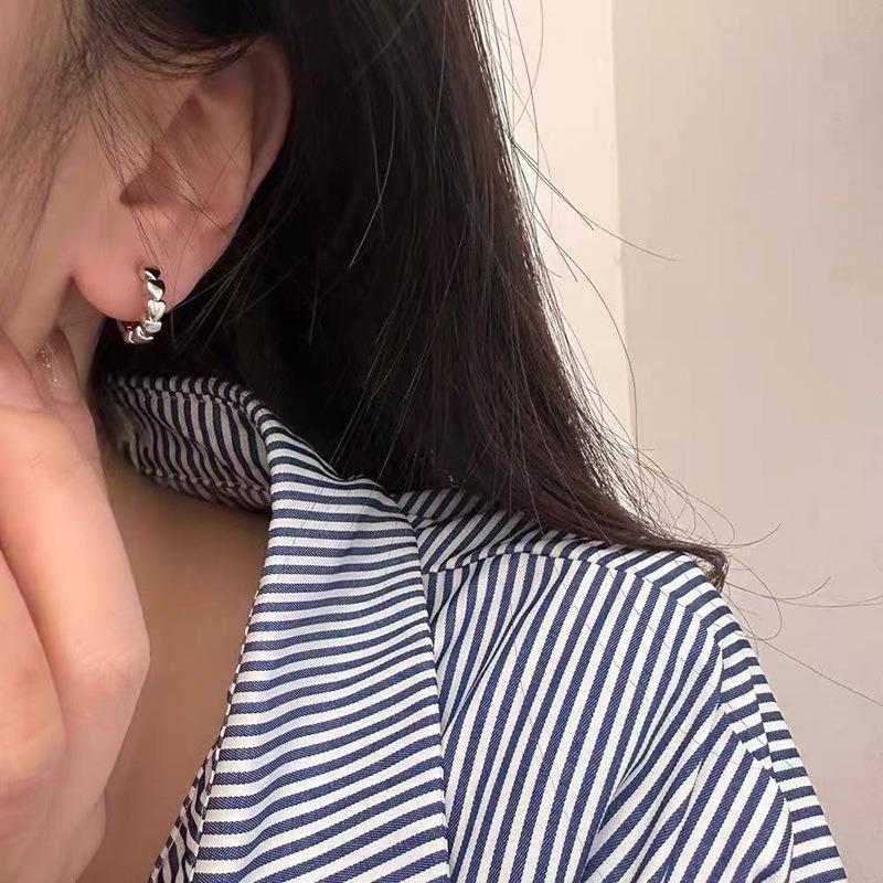 Серьги для проколов мочек ушей, Маленькие серьги-гвоздики для женщин, Простые, Милые, Маленькие и Свежие Серьги, Нишевый Дизайн, Универсальные Серьги