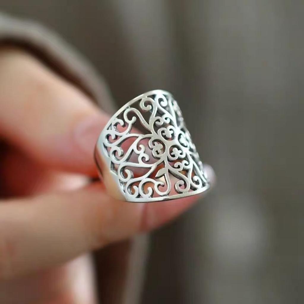 Открытое кольцо с восемью сердцами и восемью стрелами