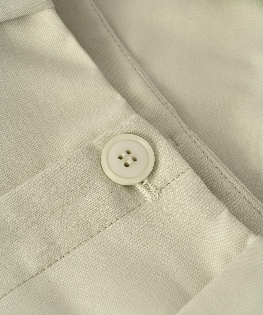 BASIKA Daily Double-Pleated Cotton Shorts (Beige)