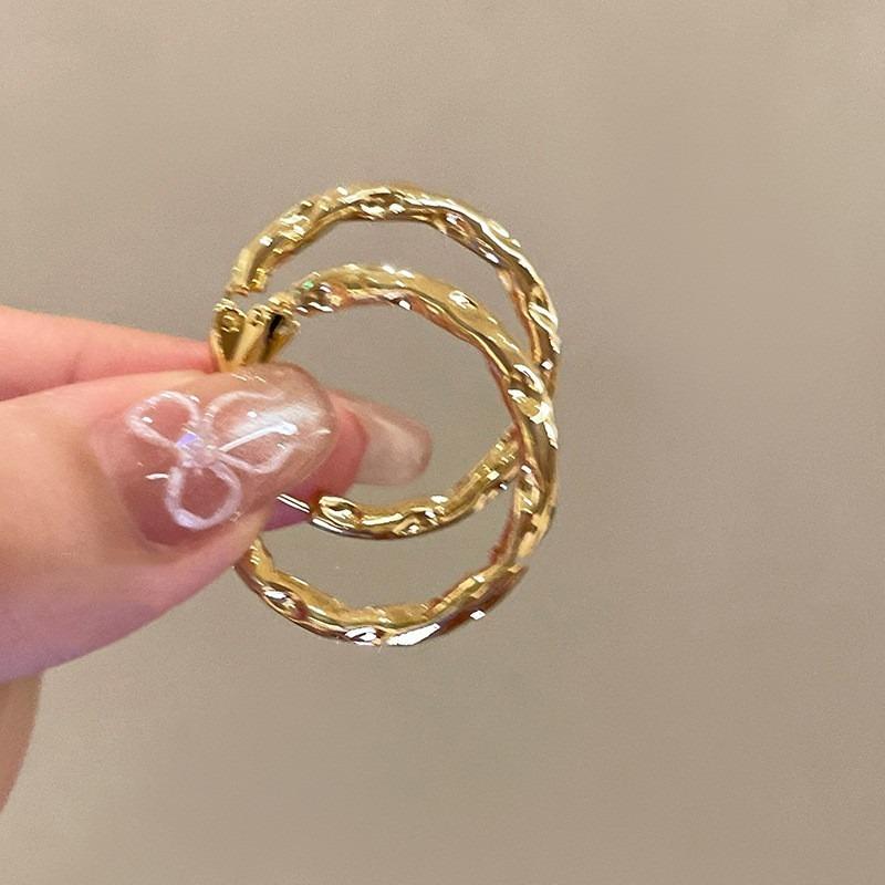 Серебряная Игла Осень и Зима Металлические Серьги Серьги Нишевая Мода Серьги в Холодном Стиле Универсальные Легкая Роскошь Премиальные Серьги