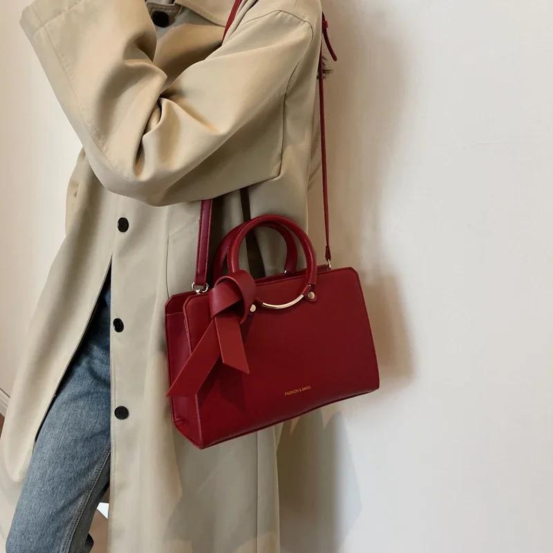 Женская сумка Новая стильная портативная рабочая дорожная сумка большой вместимости Простая и универсальная сумка