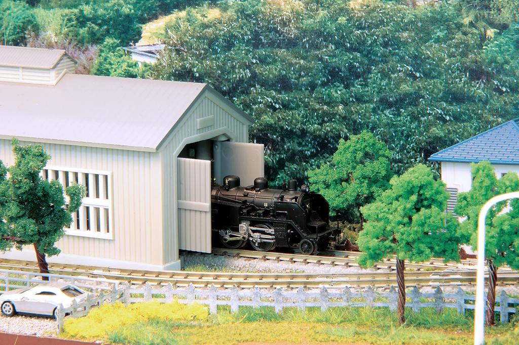Rokuhan Z Gauge Single Track Engine Shed with Automatic Door Gray Railway Model Supplies Opening/closing S070-1