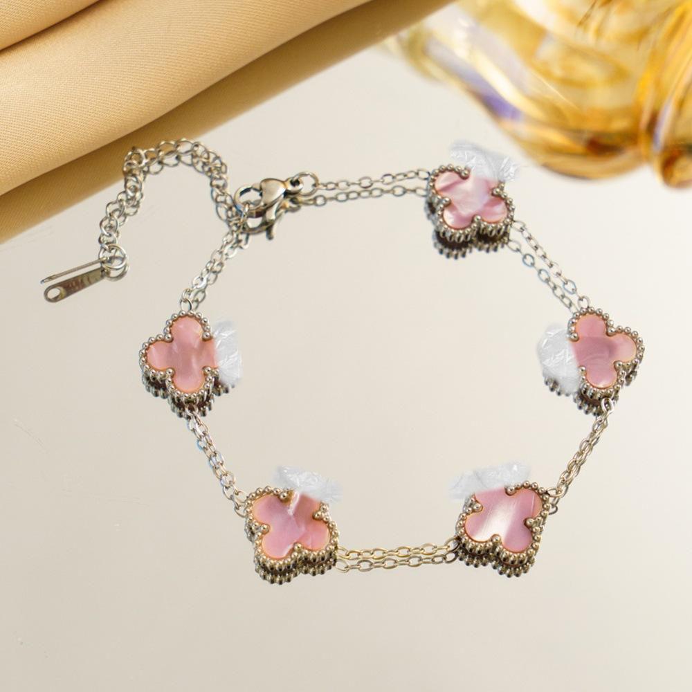 Браслет с градиентным четырехлистным клевером Роскошный и изысканный женский модный ювелирный аксессуар Уникальное и стильное украшение для руки