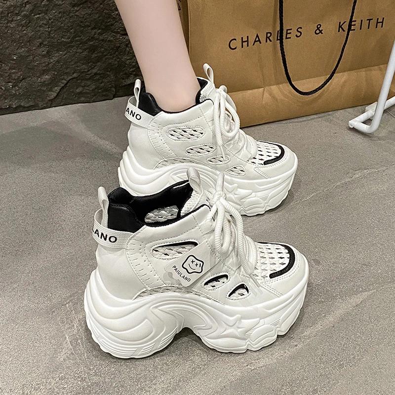 Модные 10-сантиметровые массивные кожаные кроссовки, летние повседневные вулканизированные туфли на шнуровке, женские кроссовки на высокой платформе, дышащие, с полым сетчатым верхом, спортивные кроссовки в стиле «папа»