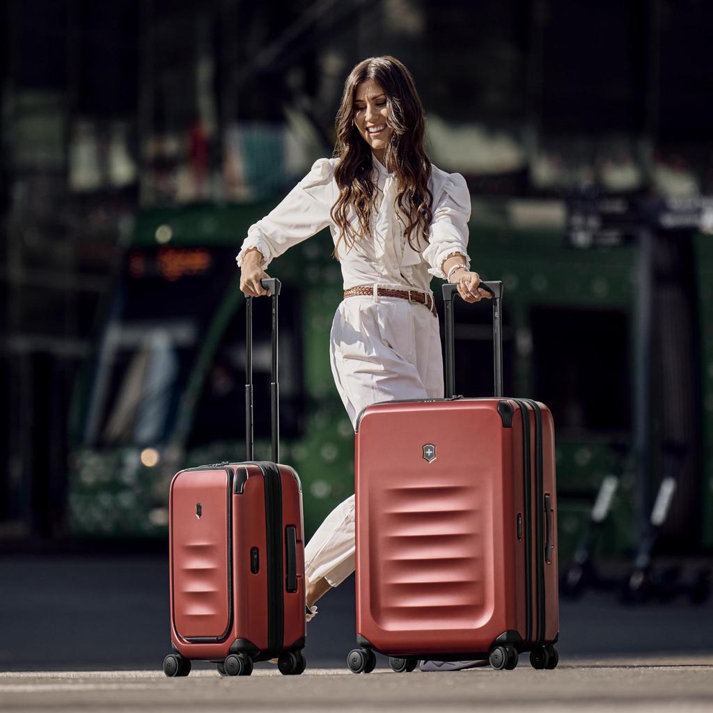 Spectra Expandable Global Suitcase That Can Be Expanded Up To for Business Overseas Carry Expanded TSA Double 8 Red 611754 [Victorinox] 3.0 Carry-on
