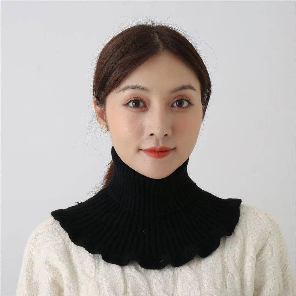 Women's Knitted Scarf Pullover: Thick, Warm, Decorative Neck Cover for Autumn and Winter.