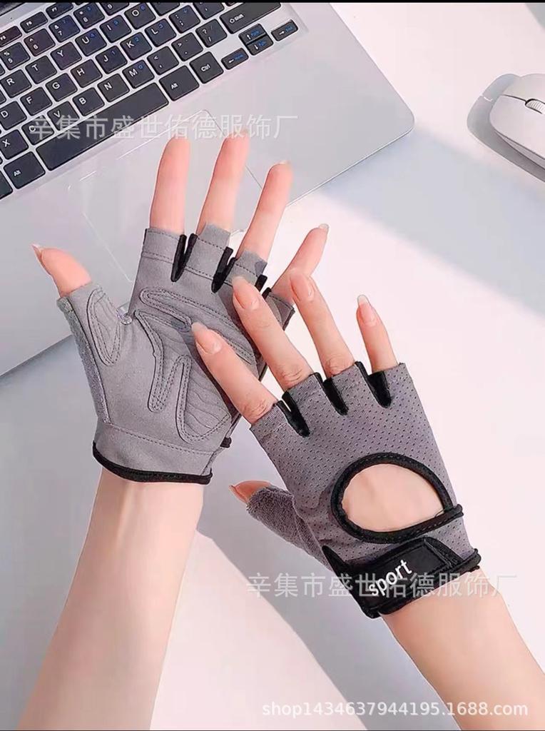 Fitness Palm Protection Gloves, Women Anti-Callus Anti-Slip Pull-Up Bar Training Half-Finger Gloves