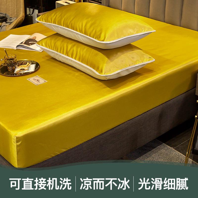 Комплект из трех предметов матраса из стираного шелка, цельный наматрасник, моющийся и складной, полностью закрытый, а покрывало не скользит.