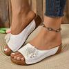 Элегантные женские белые сандалии-слайды с цветочным акцентом - открытый носок, легко надевать для удобной летней носки, сандалии с ремешками