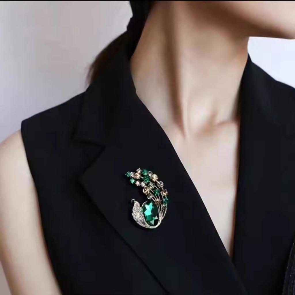 Fashionable Crystal Ladies Crystal Flower  Brooch Irregular Winding Brooch Gift Commemorative Geometric Pin Accessories For Women PD1969