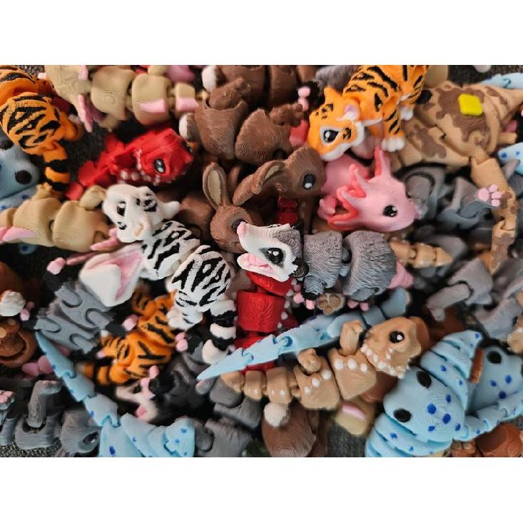 Detailed Pocket Pets - MatMireMakes & Cinderwing3D | Realistic 3D Printed Articulating Mini Fidget Animals Great Gift and Desk Figure