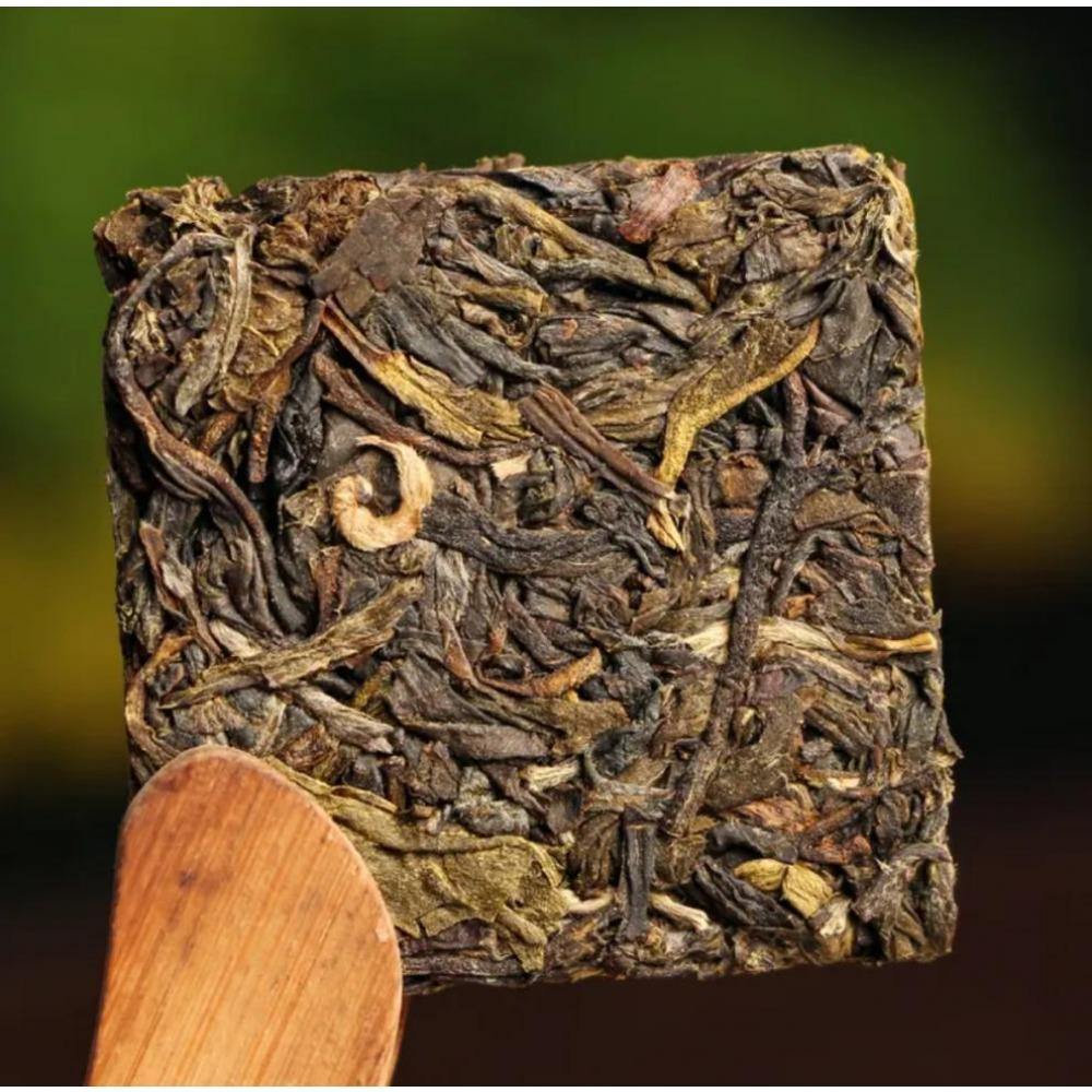 Юньнань Пуэр Сырой Чай Слайсы Высокогорный Древнее Дерево Весенний Чай Маленькая Чайная Лепешка