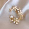 The Flower Pearl Brooch Exudes A Sense of High-end Sophistication for Women It Is A Niche and Luxurious Brooch