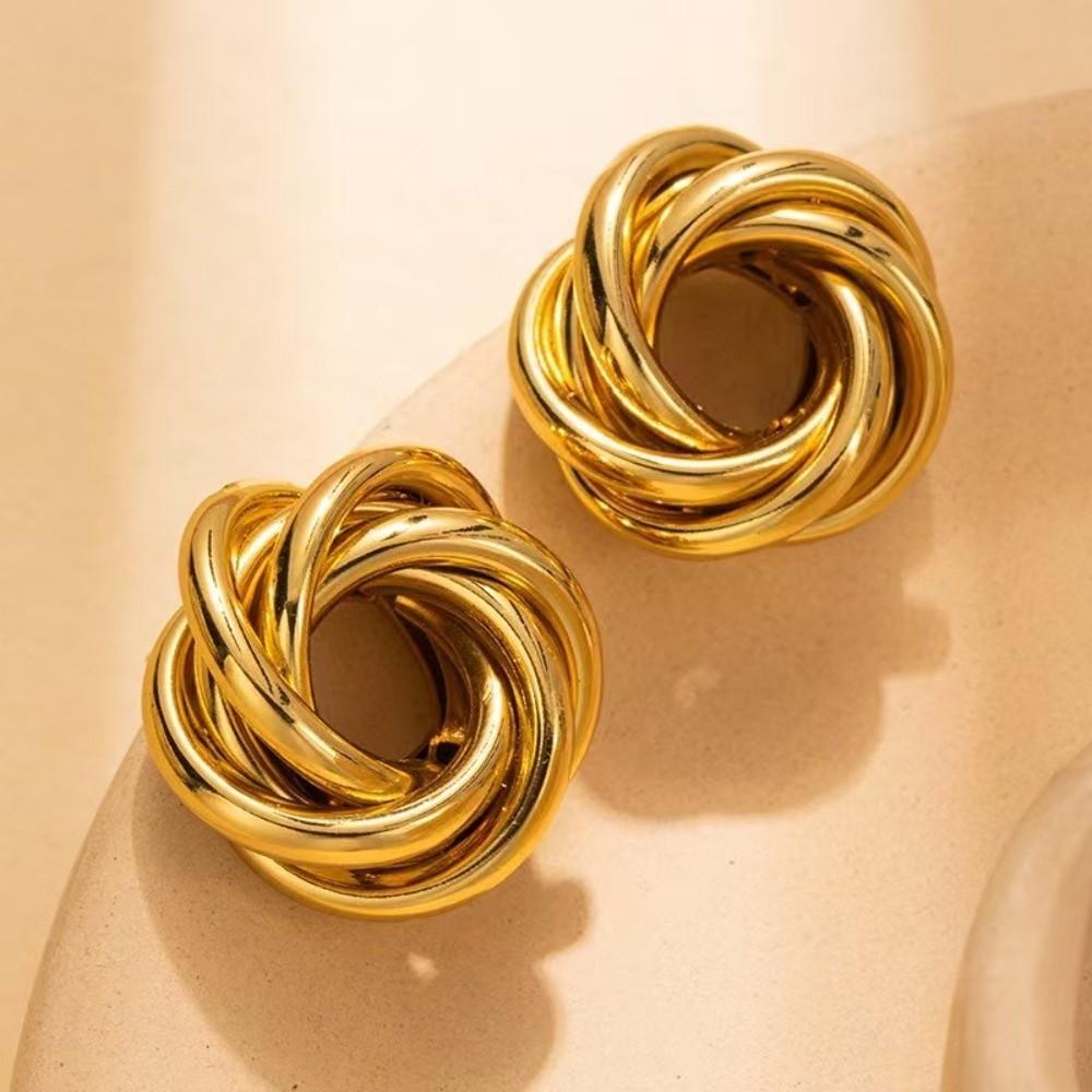 Fashion Jewelry Metal Round Earrings Light Luxury Geometric Circle Earrings Ladies Ear Studs Party