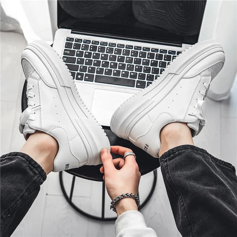 Fashion Hot New White Men's Casual Shoes Thick Bottom Trendy All-match Shoe for Men Beautiful and Fashionable Breathable Casual Sneaker