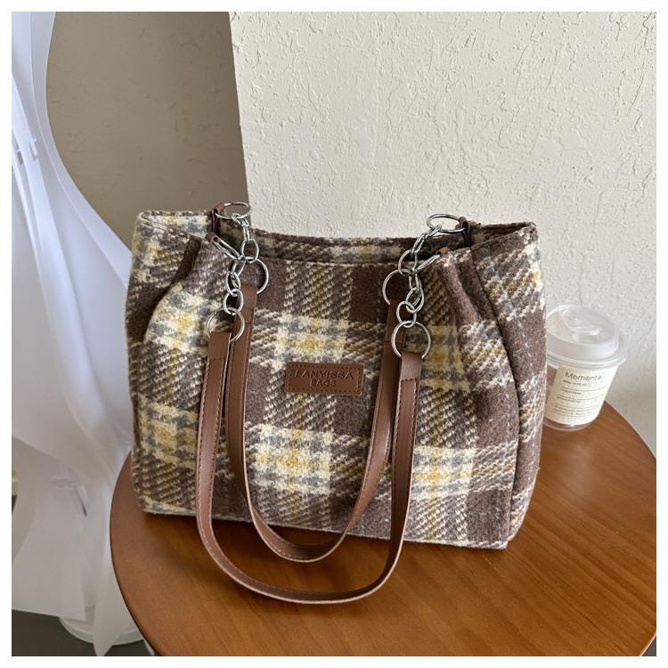 Trendy Street Style Large Nylon Tote Bag For College Students With Magnetic Closure