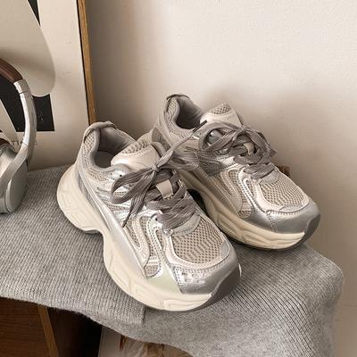 Трендовые американские ноги показывают маленькую платформу папины кроссовки женские 2025 новые весна и осень легкие увеличение роста низкие спортивные туфли