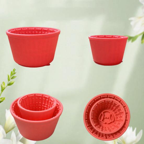 Миска-лизун для медленного кормления собаки способствует здоровому и спокойному питанию. Текстурированная силиконовая миска для собаки с присоской для всех размеров собак. Уход и время еды.