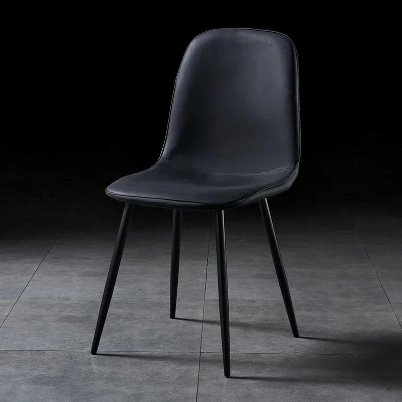 Обеденные стулья из искусственной кожи Металлические ножки Кухонные сиденья Чарлтон Коричневый Обитые боковые стулья Элегантное расположение комнаты