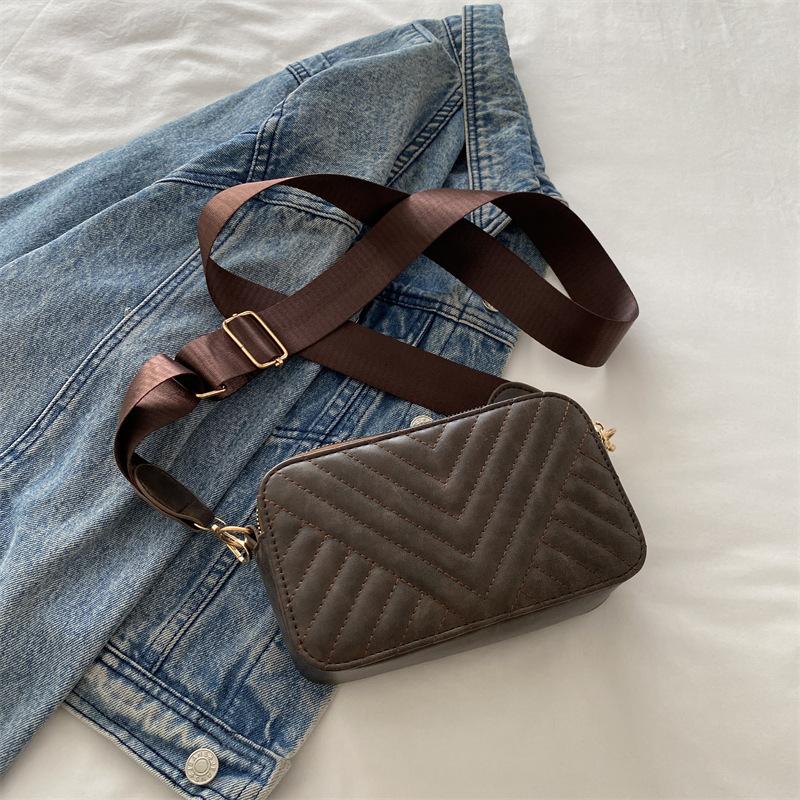 Сумка Женская 2025 Высокая Ценность Однотонная Широкий Плечевой Ремень Сумка Через Плечо Темпераментная Простая Маленькая Квадратная Сумка Женская