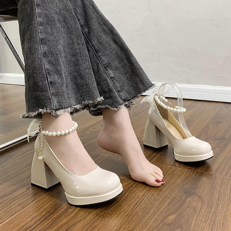 Женские туфли на высоком каблуке, новая весенне-осенняя модель, ретро-туфли Мэри Джейн на толстом каблуке с жемчугом, маленькие кожаные туфли в стиле Хепберн