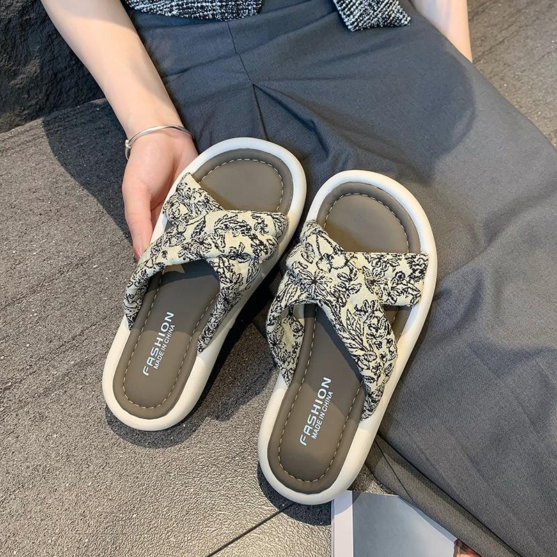 2025 новые пляжные сандалии-шлепанцы с перекрестными ремешками и нескользящей подошвой для женщин, с изысканным чувством национального стиля, на толстой подошве, крутые шлепанцы для летней носки