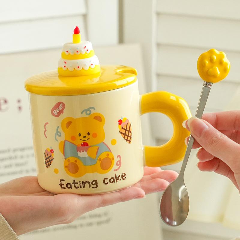 Креативная мультяшная керамическая кружка с медведем, с крышкой и ложкой, бытовая, для кофе, для пары, для воды, подарочная коробка высокой ценности