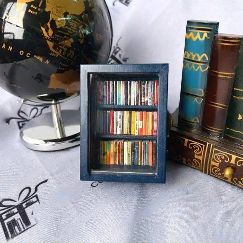 Набор из 1 предмета книжной полки для снятия тревожности (включая 60 книг), свободный от тревоги, мини-книжные домики-украшения