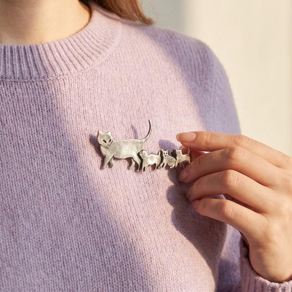 Fashion Cute Cat Family Brooch Minimalist Backpack Brooch Vintage Animal Pin Scarves