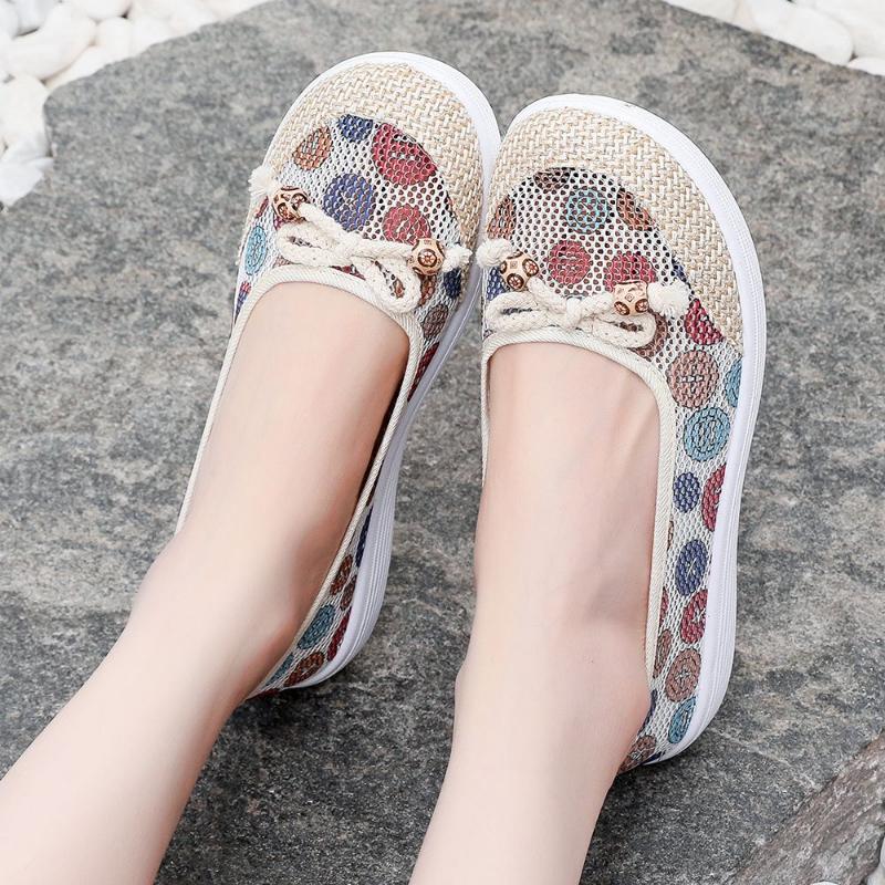 Hollowed Out Cloth Shoes Women Soft Bottom Anti Slip Flat Bottomed Mother Shoes Ventilation Work Shoes Retro Ethnic Style Simple Casual