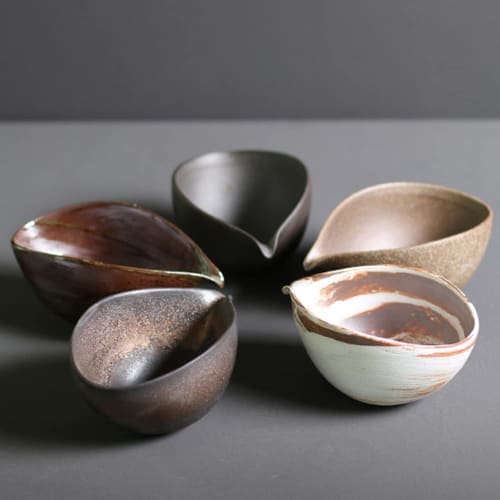 Katakuchi Bowl Medium Bizen Style Matcha Bowl Palm Color/White 180ml Matcha Bowl with Handheld Heater (1 Piece) (B)