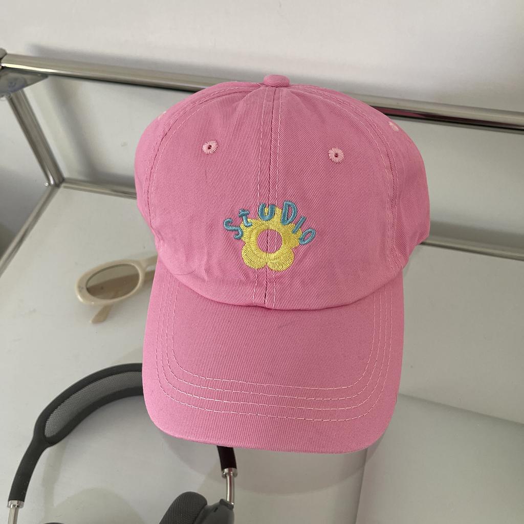 STUDIO Embroidered Cotton Baseball Cap with Contrast Flower Design for Summer Outdoor Activities