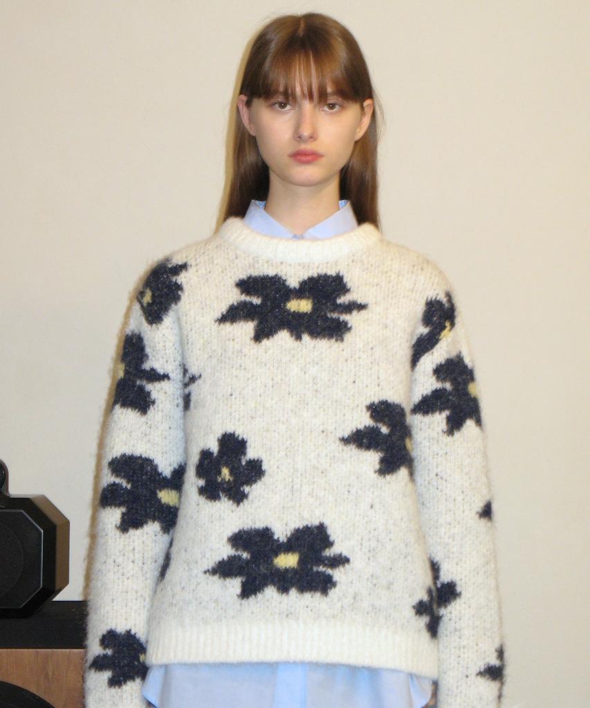 SINOON Flower Pullover Knit (White)